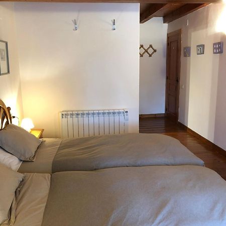Casa De Piedra Con Encanto En El Bonito Pueblo De Bagergue ภายนอก รูปภาพ