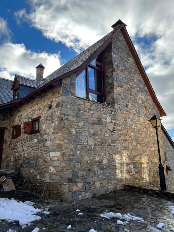 Casa De Piedra Con Encanto En El Bonito Pueblo De Bagergue ภายนอก รูปภาพ