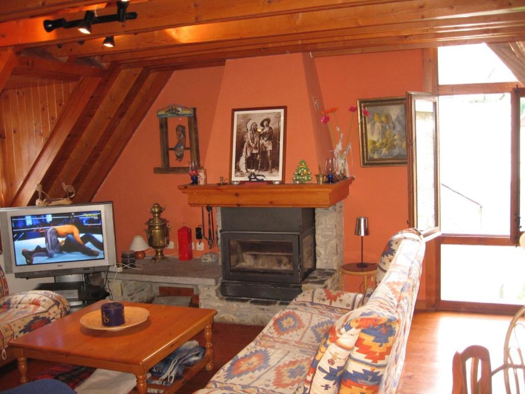 Casa De Piedra Con Encanto En El Bonito Pueblo De Bagergue ภายนอก รูปภาพ