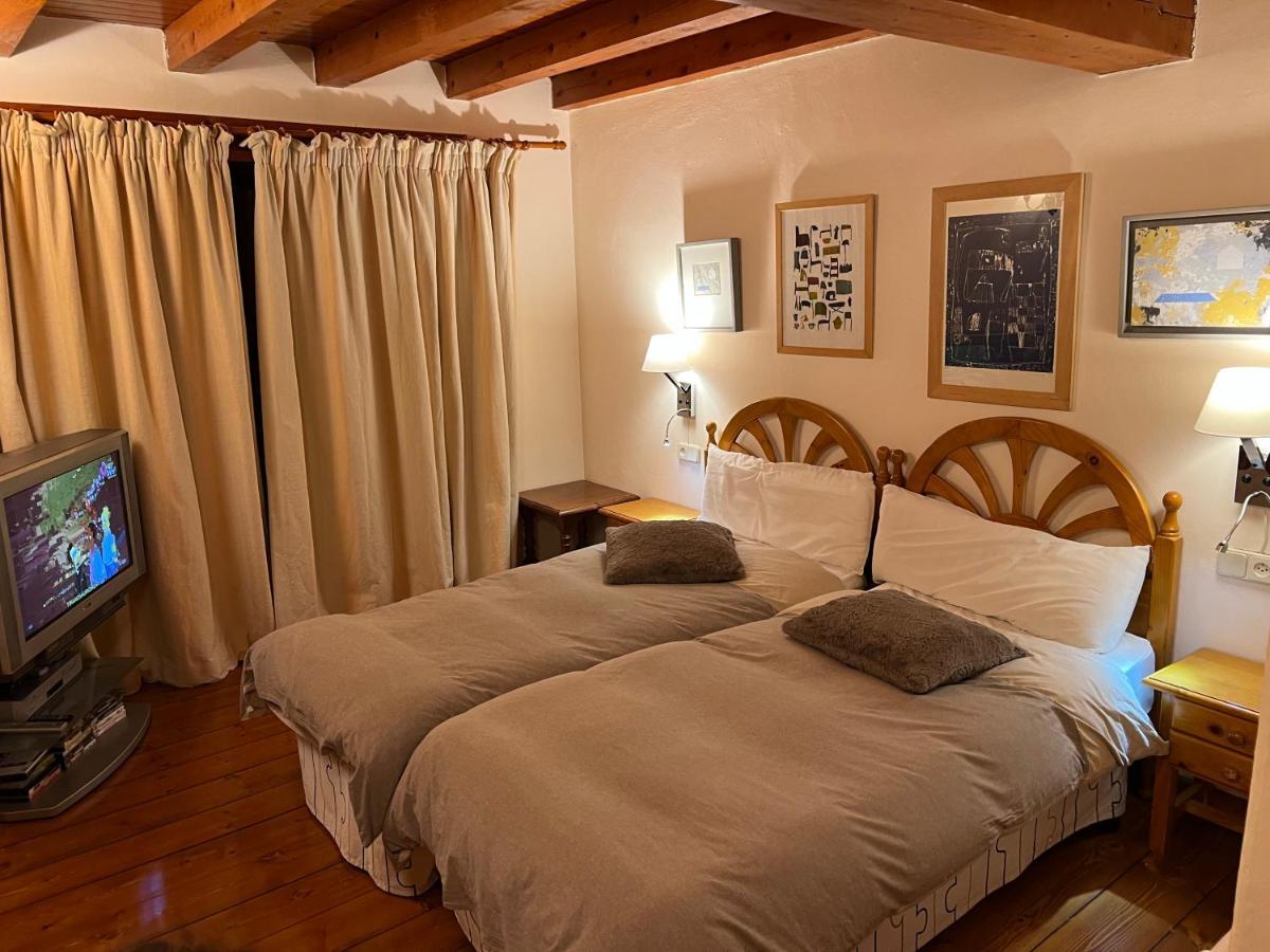 Casa De Piedra Con Encanto En El Bonito Pueblo De Bagergue ภายนอก รูปภาพ