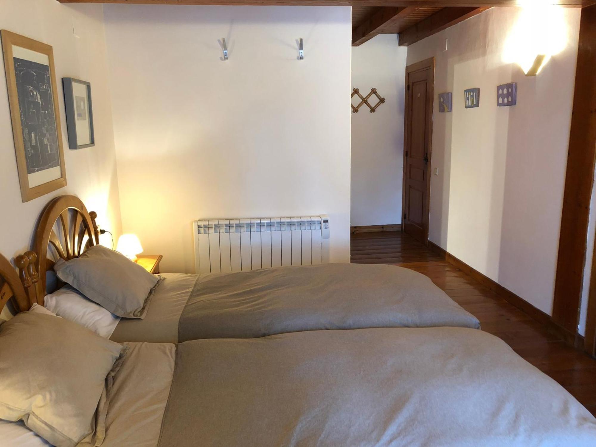 Casa De Piedra Con Encanto En El Bonito Pueblo De Bagergue ภายนอก รูปภาพ