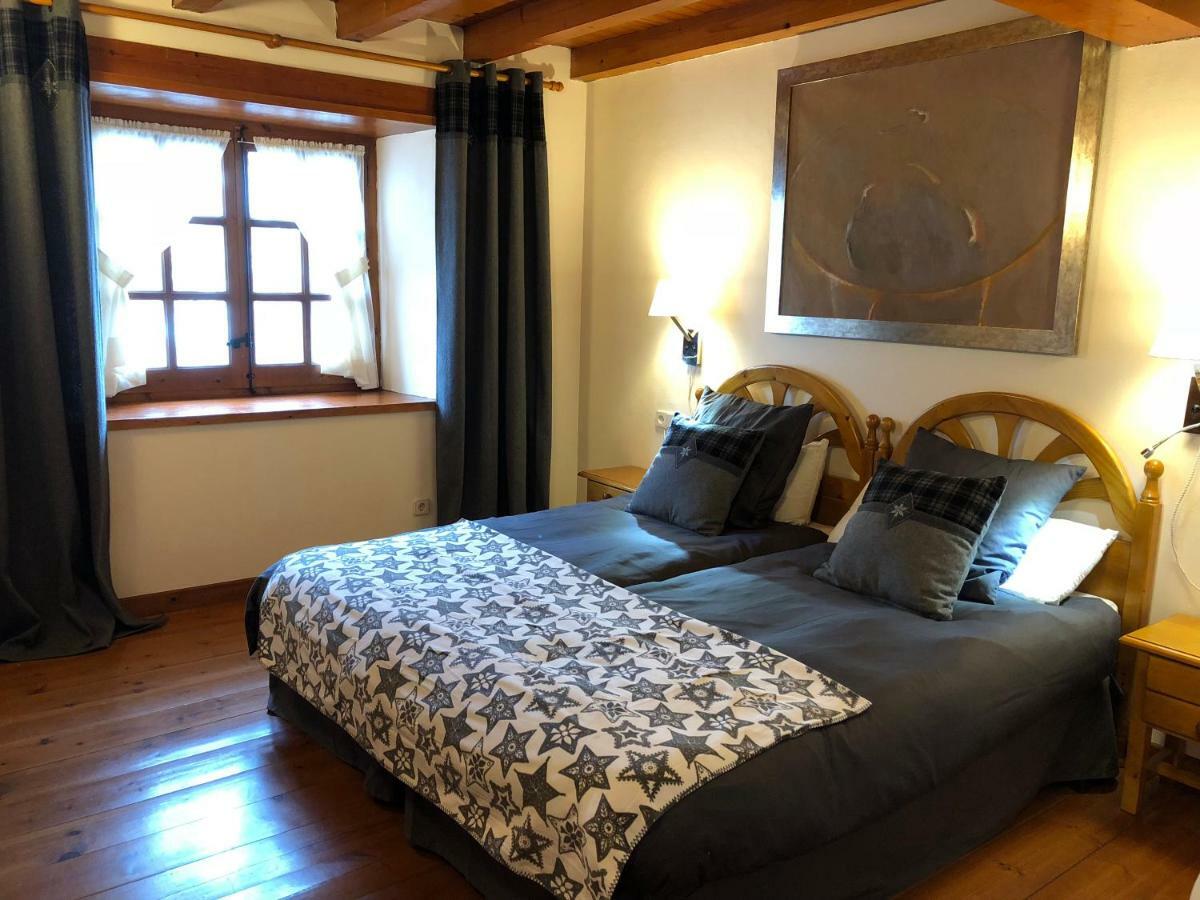 Casa De Piedra Con Encanto En El Bonito Pueblo De Bagergue ภายนอก รูปภาพ