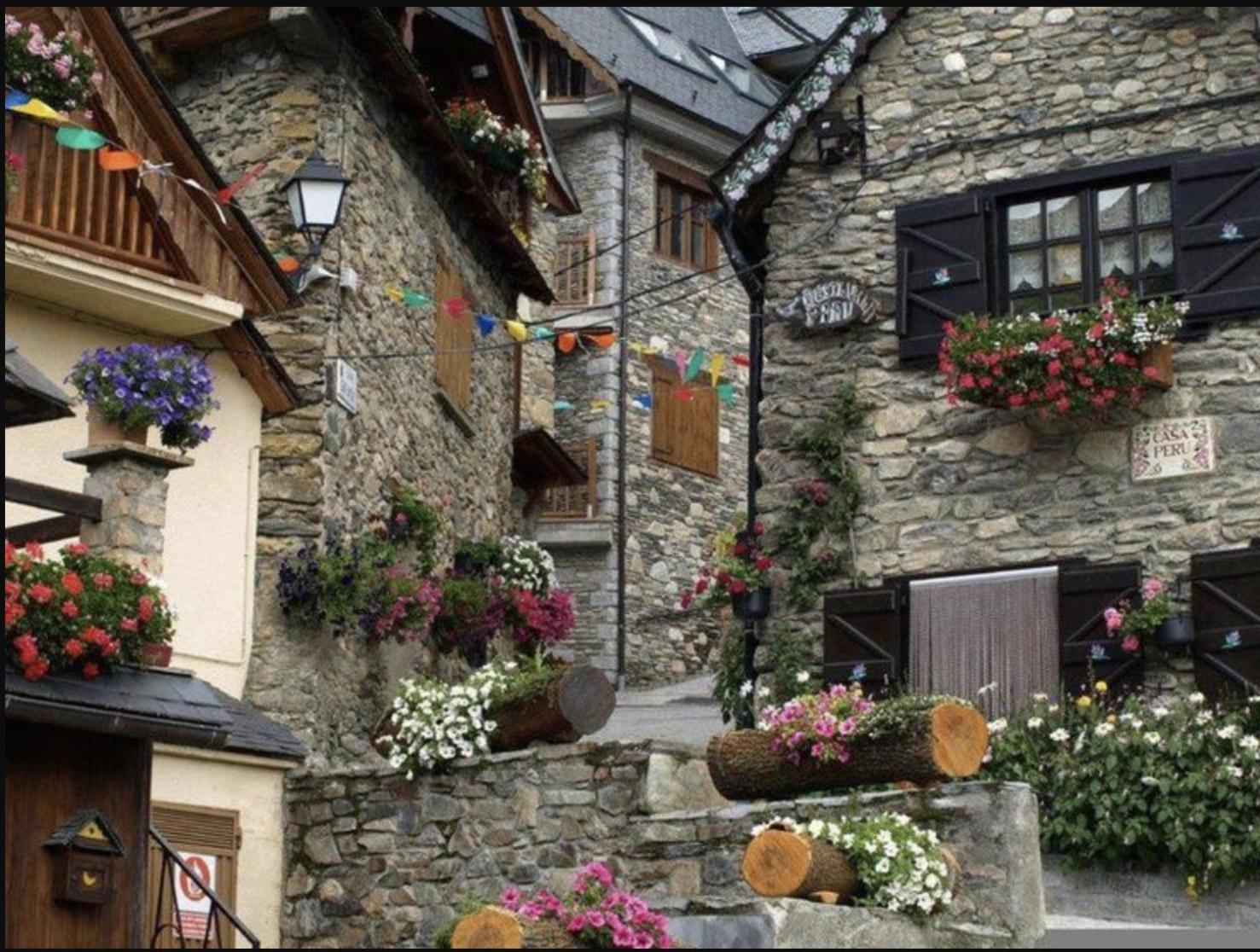 Casa De Piedra Con Encanto En El Bonito Pueblo De Bagergue ภายนอก รูปภาพ